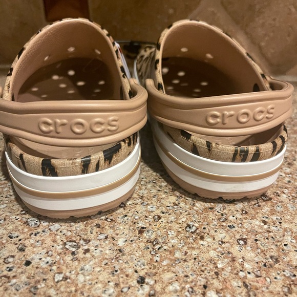 leopard bayaband crocs